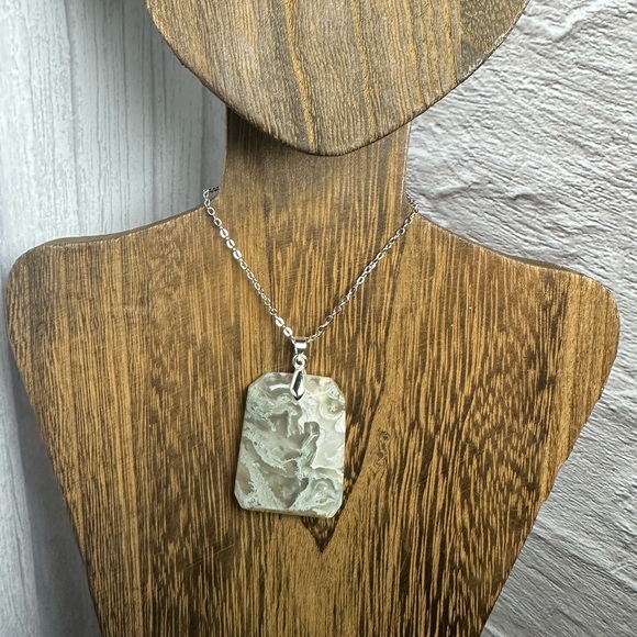 Moss Agate Pendant Necklace on Silver Copper Chain - Picture 8 of 11